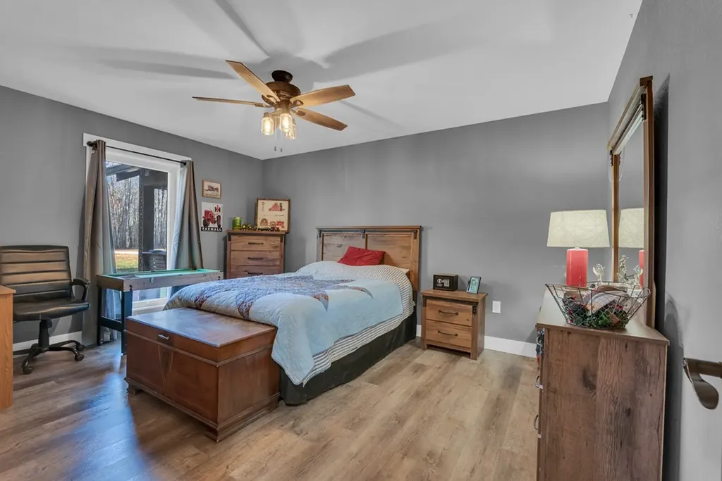 1079 South Lane Grimsley TN 38565