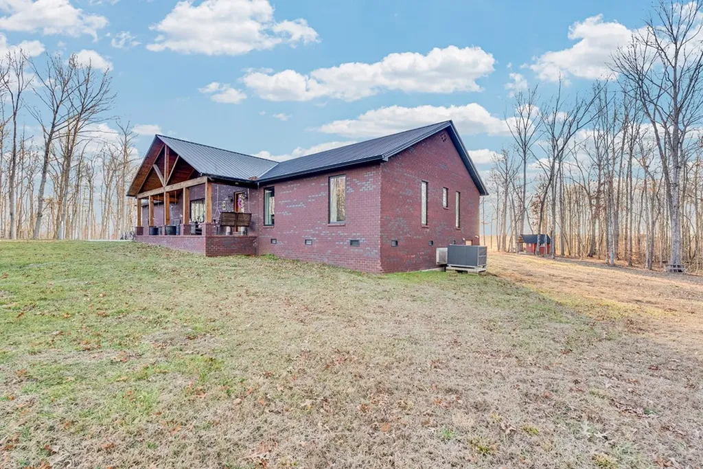 1079 South Lane Grimsley TN 38565