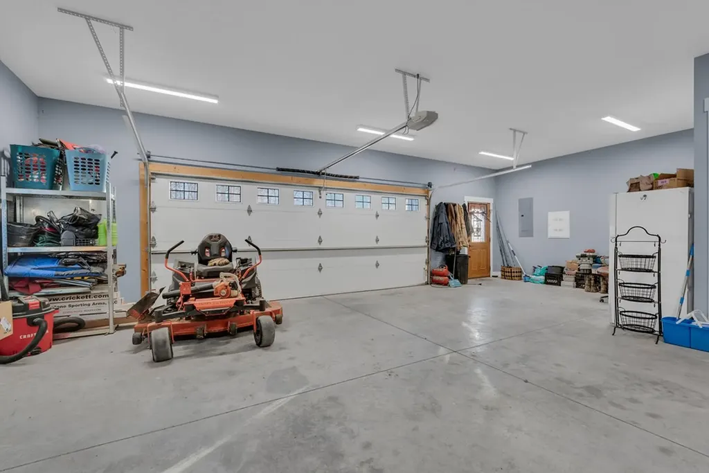 1079 South Lane Grimsley TN 38565