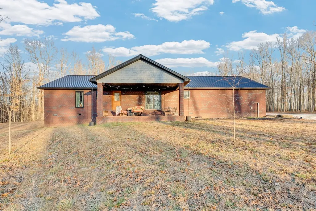 1079 South Lane Grimsley TN 38565