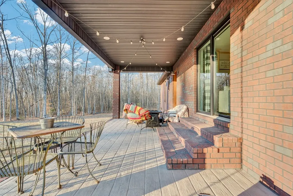 1079 South Lane Grimsley TN 38565