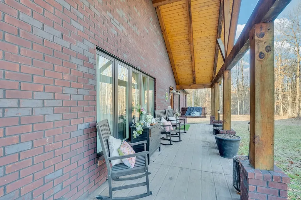 1079 South Lane Grimsley TN 38565