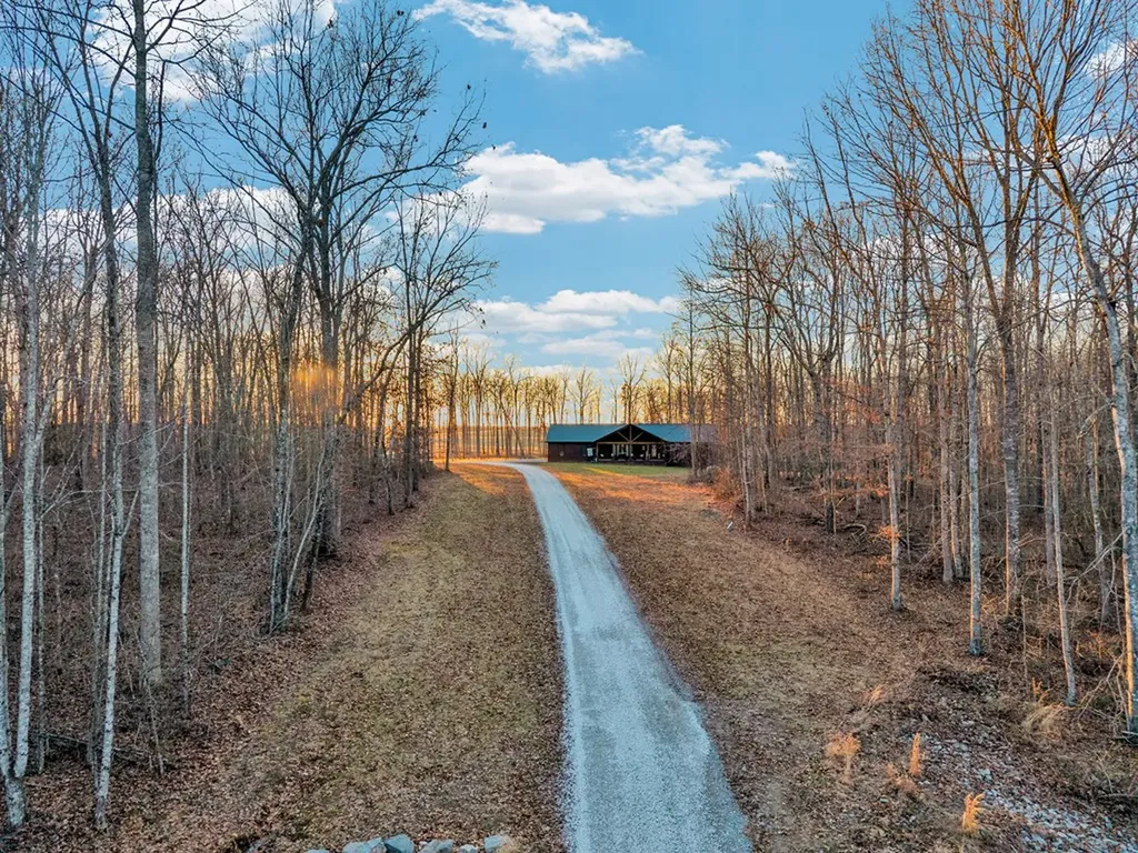 1079 South Lane Grimsley TN 38565