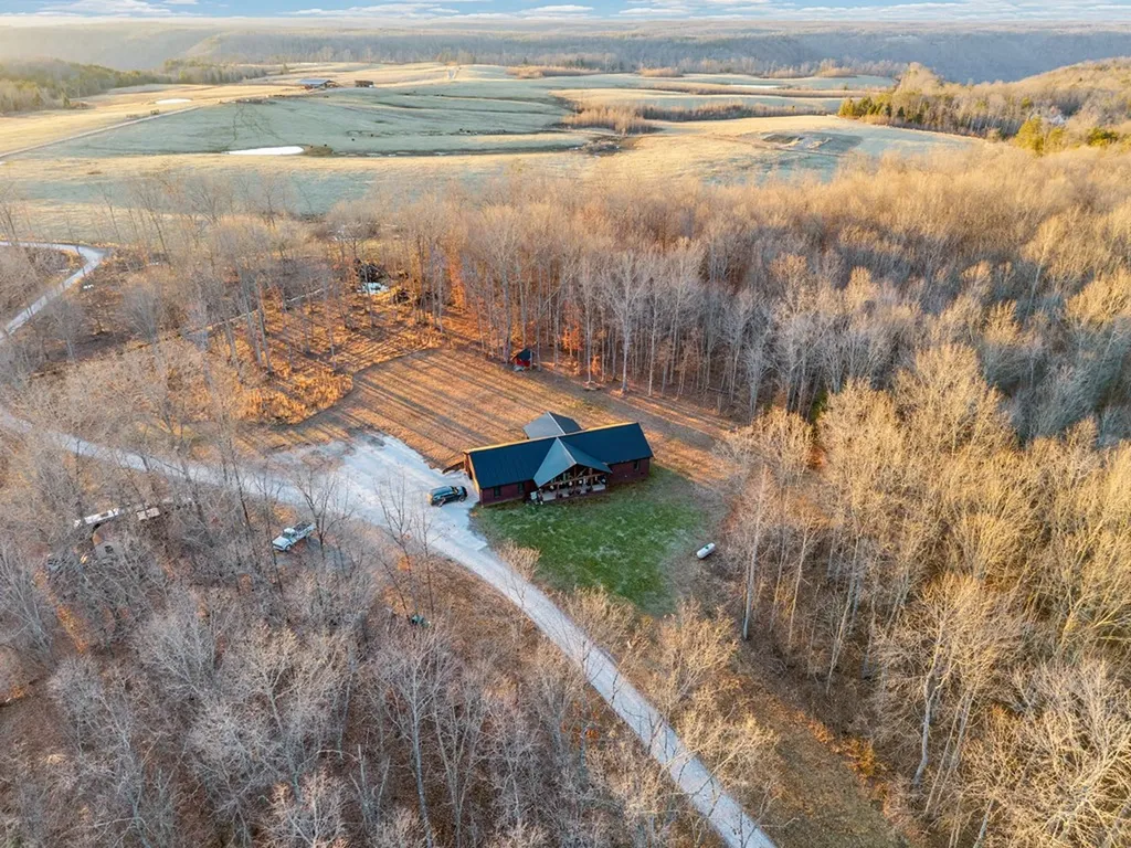 1079 South Lane Grimsley TN 38565