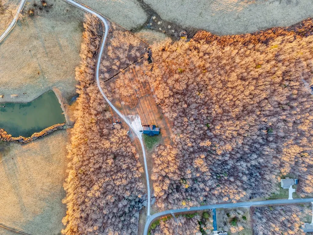 1079 South Lane Grimsley TN 38565