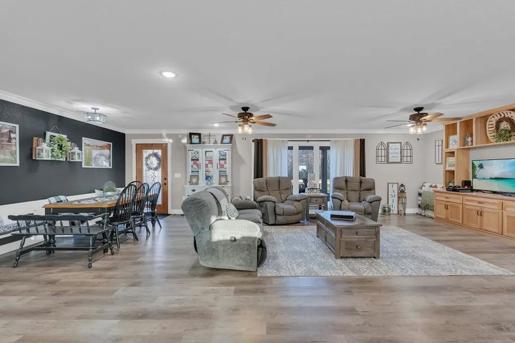 1079 South Lane Grimsley TN 38565