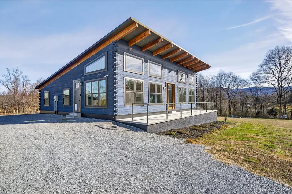 1405 Cane Creek Cummingsville Road Sparta TN 38583