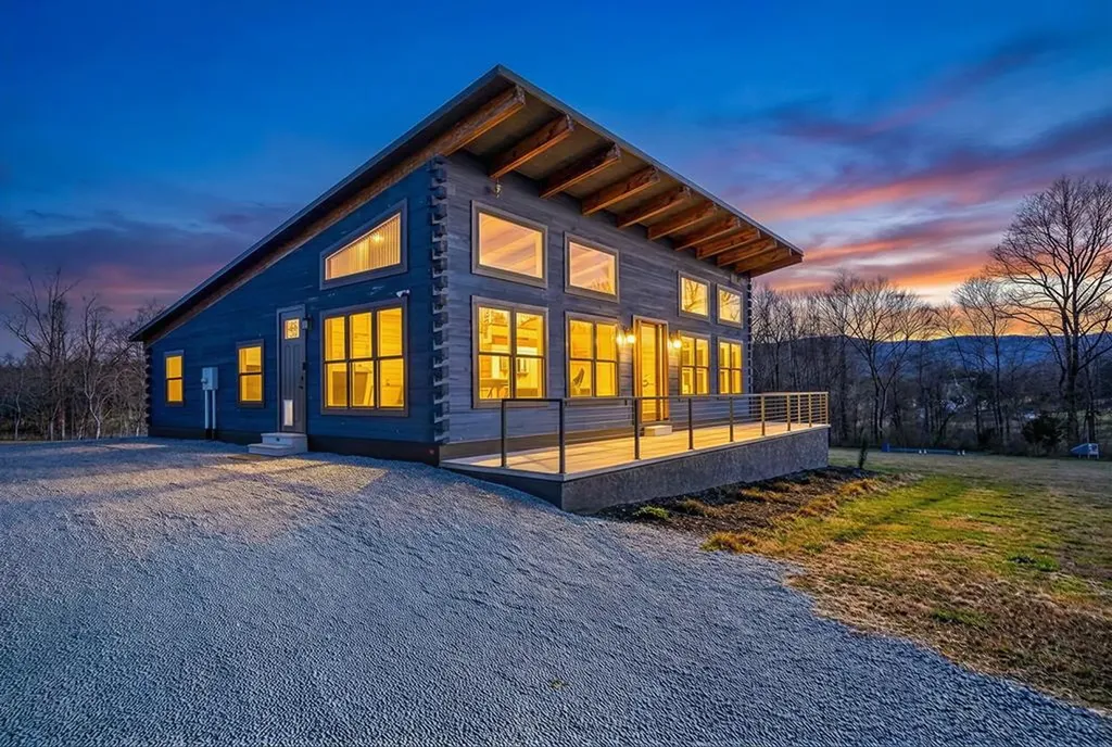 1405 Cane Creek Cummingsville Road Sparta TN 38583