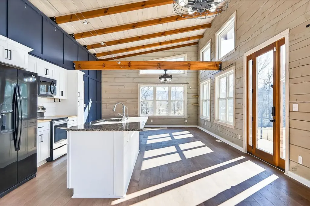 1405 Cane Creek Cummingsville Road Sparta TN 38583