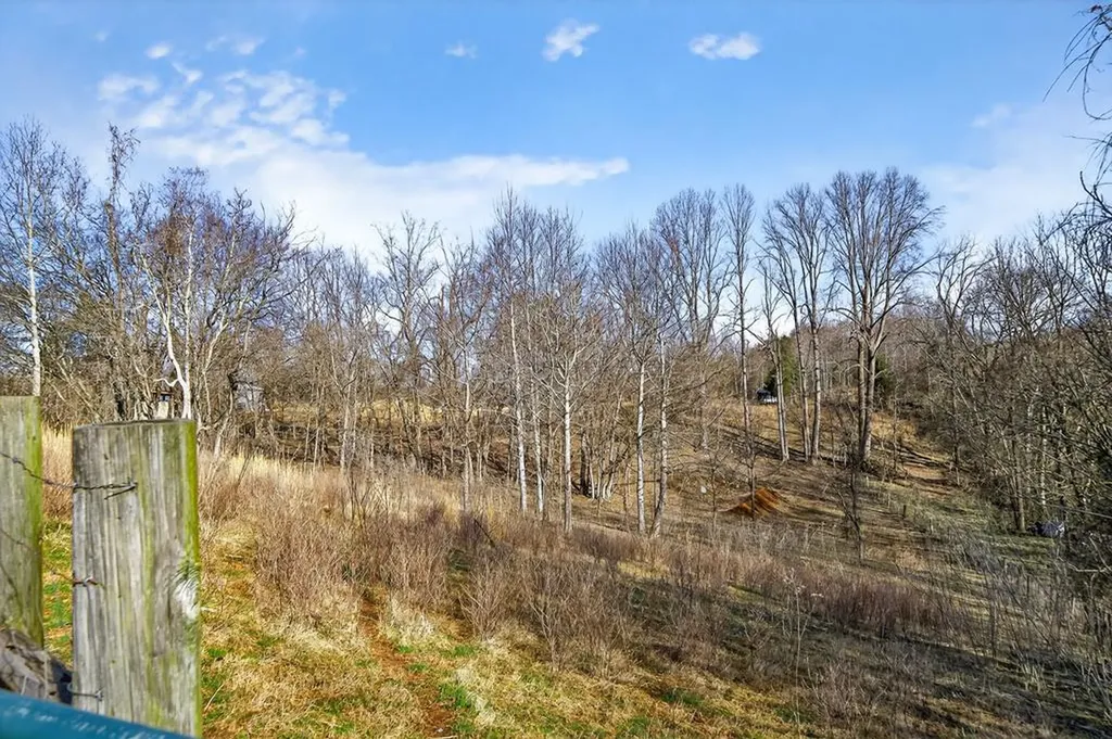 1405 Cane Creek Cummingsville Road Sparta TN 38583