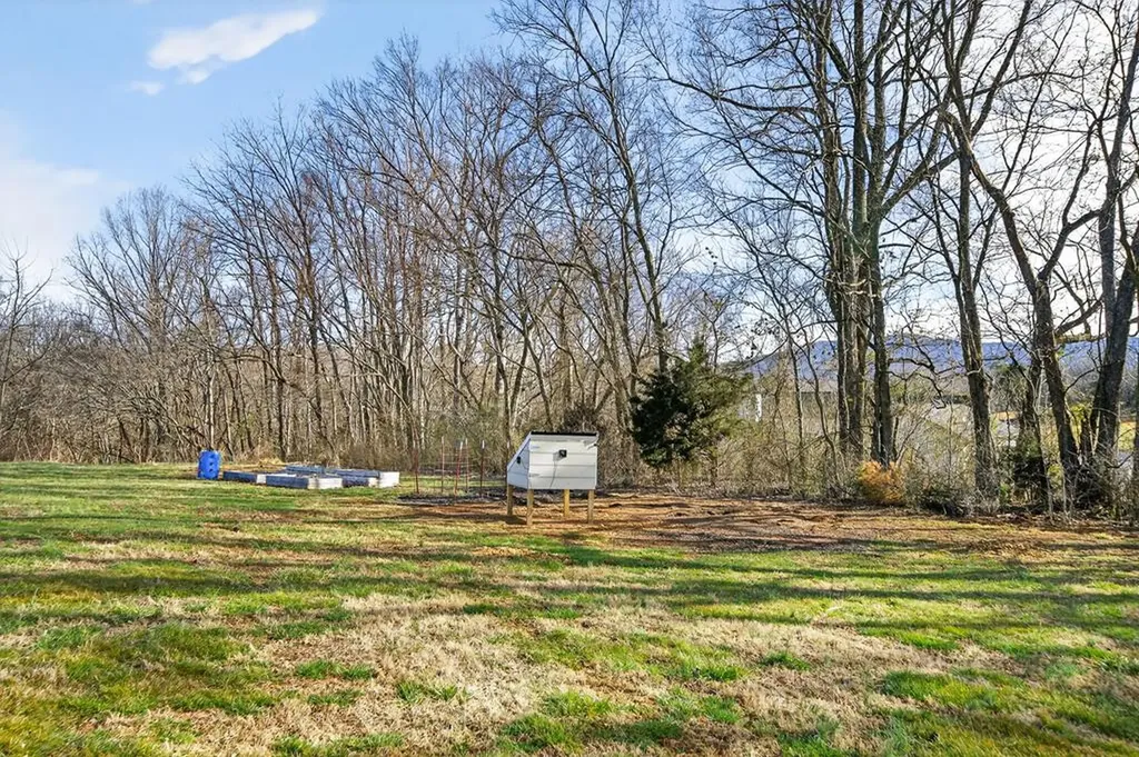 1405 Cane Creek Cummingsville Road Sparta TN 38583