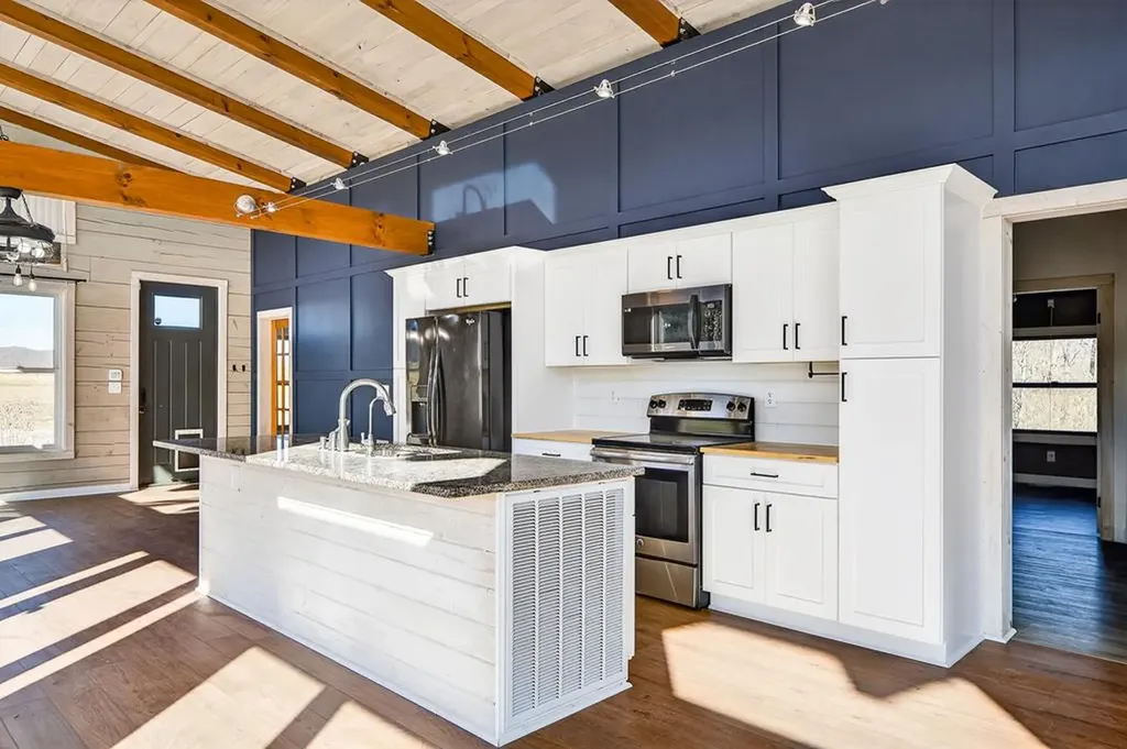 1405 Cane Creek Cummingsville Road Sparta TN 38583