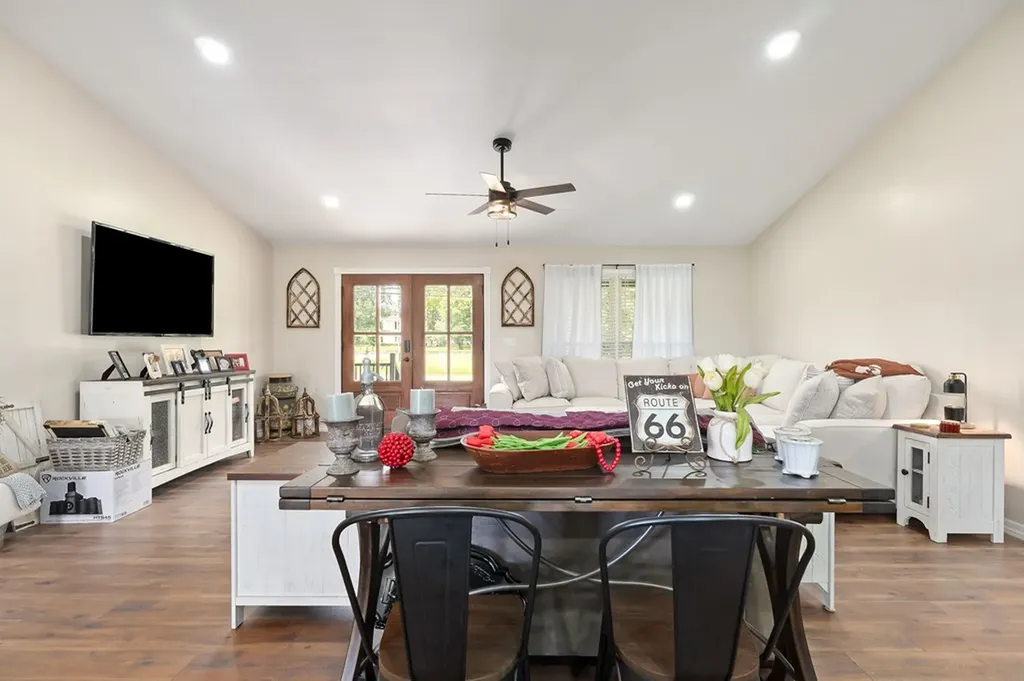 936 North Spring Street Sparta TN 38583