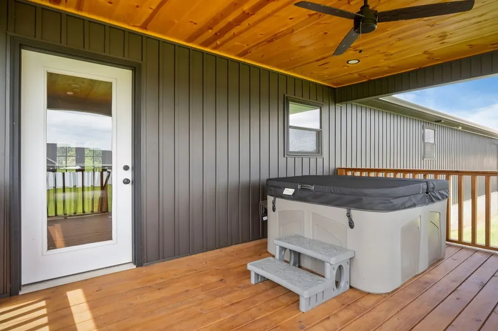 936 North Spring Street Sparta TN 38583