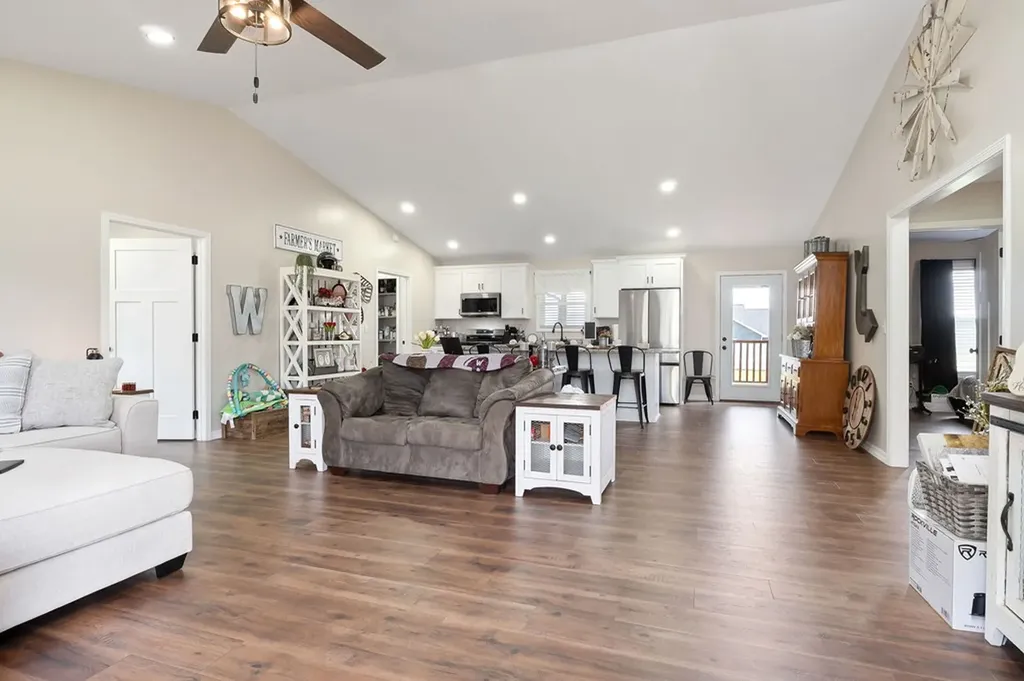 936 North Spring Street Sparta TN 38583