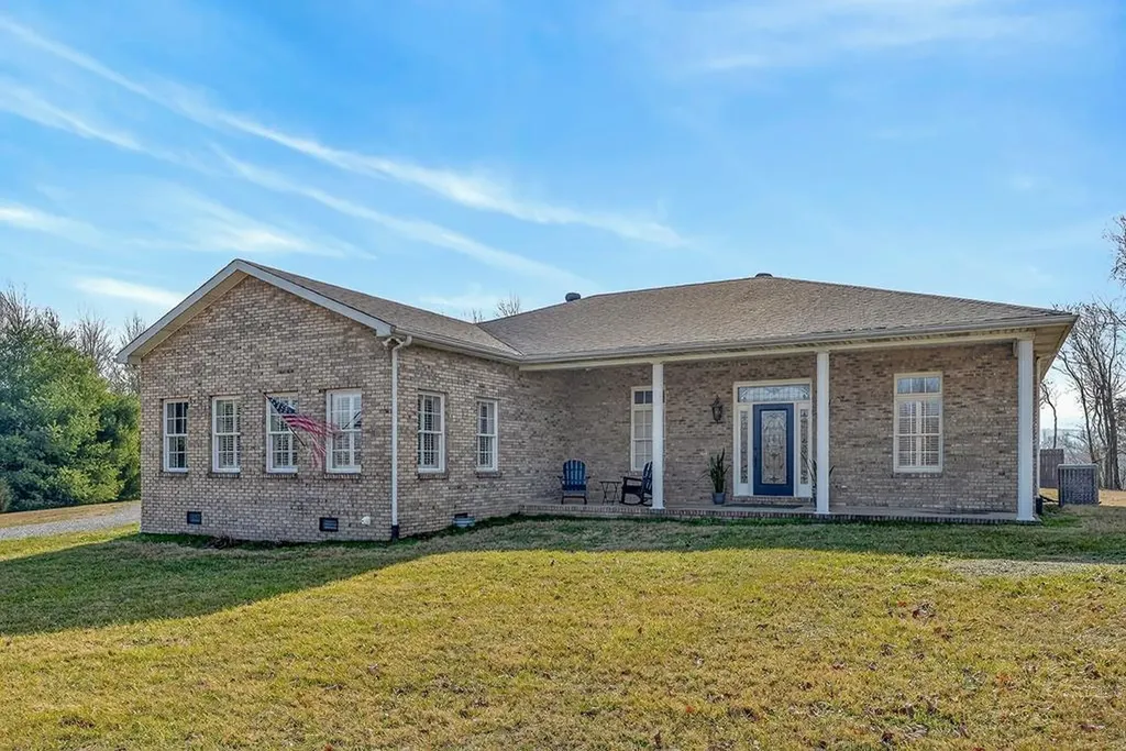 170 Hidden Cove Lane Allons TN 38541