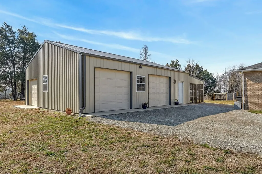 170 Hidden Cove Lane Allons TN 38541