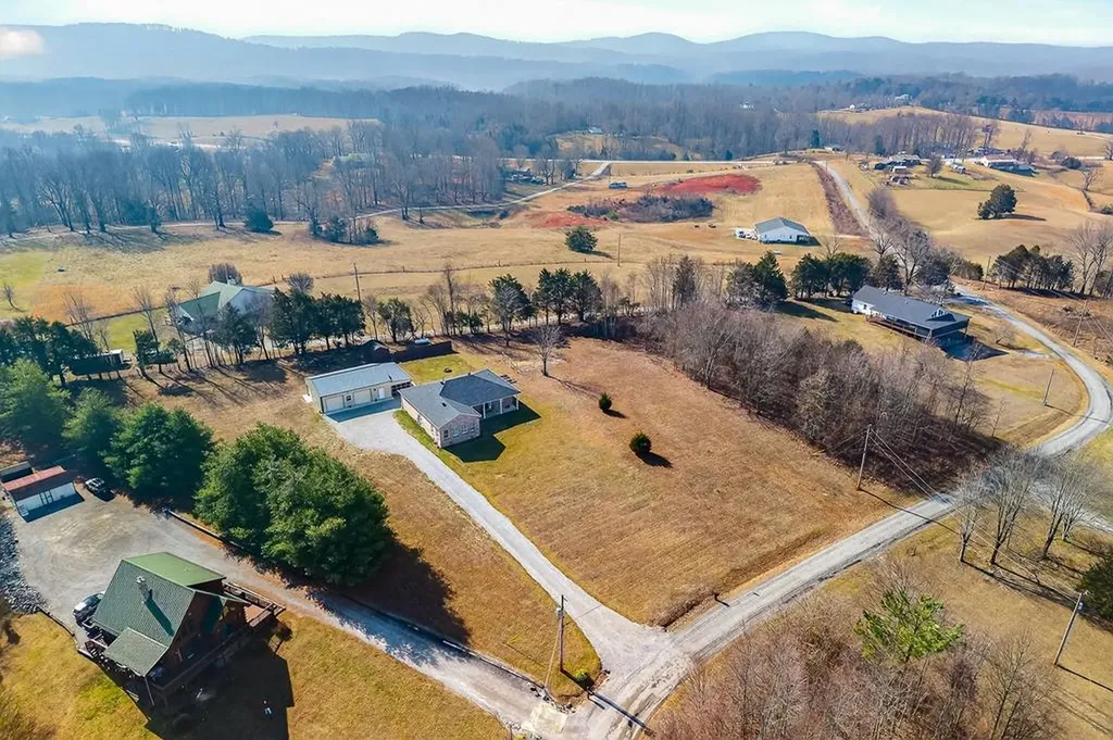 170 Hidden Cove Lane Allons TN 38541