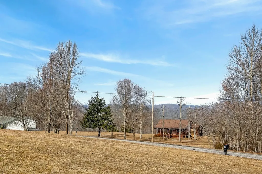 170 Hidden Cove Lane Allons TN 38541