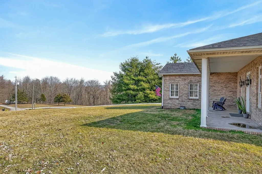 170 Hidden Cove Lane Allons TN 38541