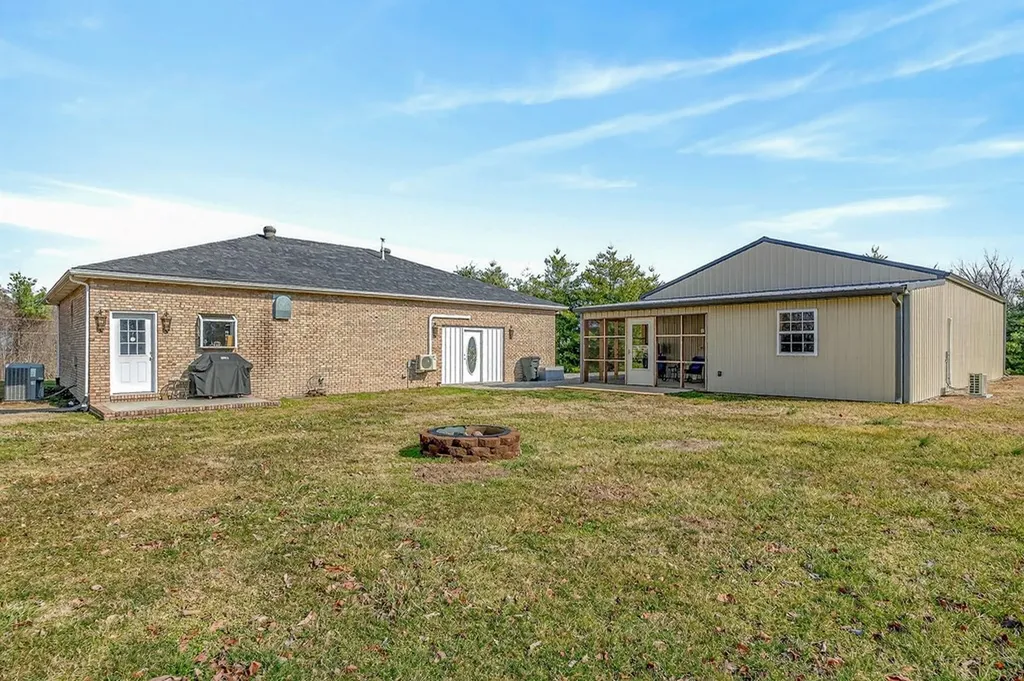 170 Hidden Cove Lane Allons TN 38541