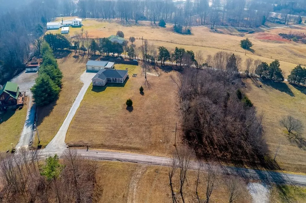 170 Hidden Cove Lane Allons TN 38541