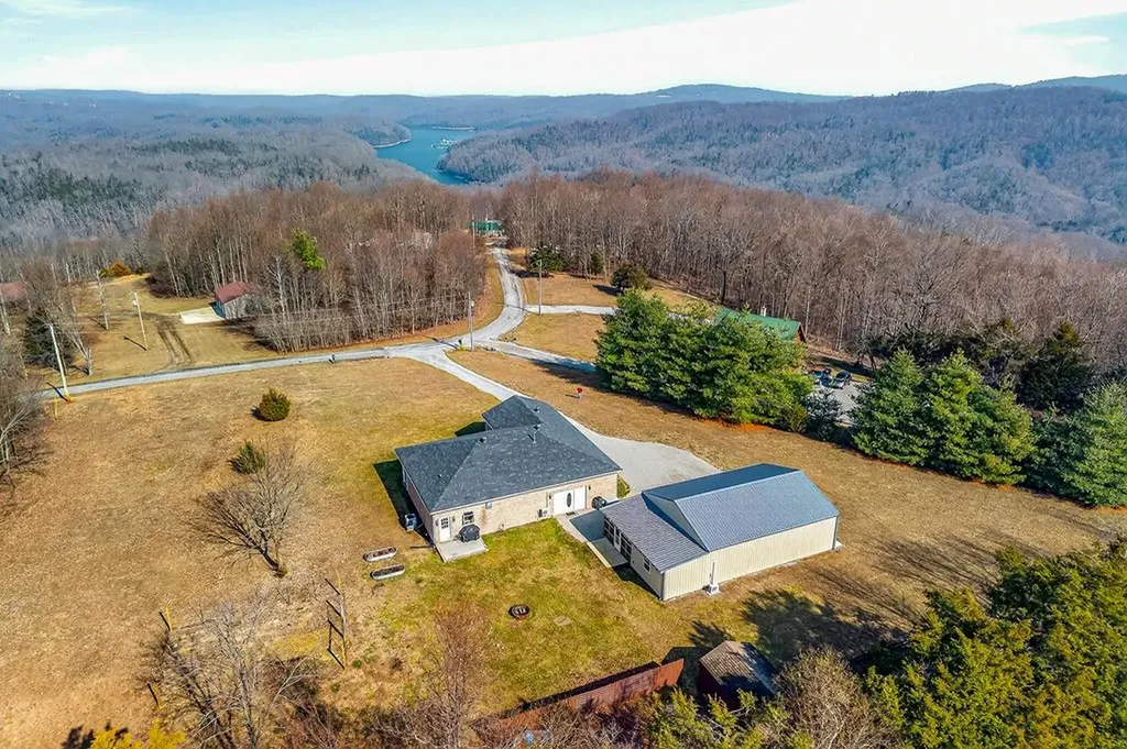 170 Hidden Cove Lane Allons TN 38541