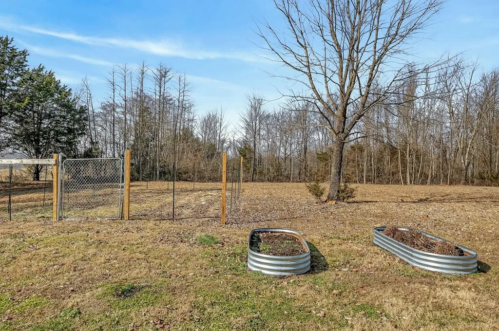 170 Hidden Cove Lane Allons TN 38541