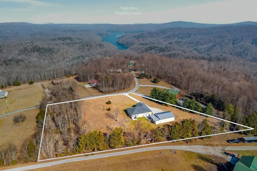 170 Hidden Cove Lane Allons TN 38541