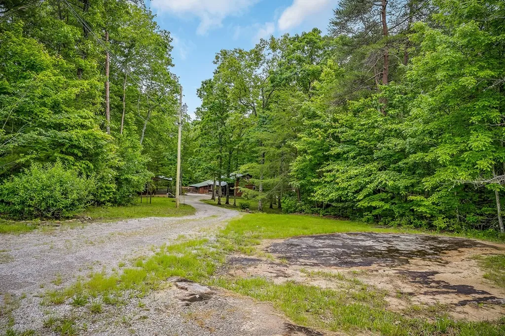 1263 Ridge Road W Crossville TN 38572