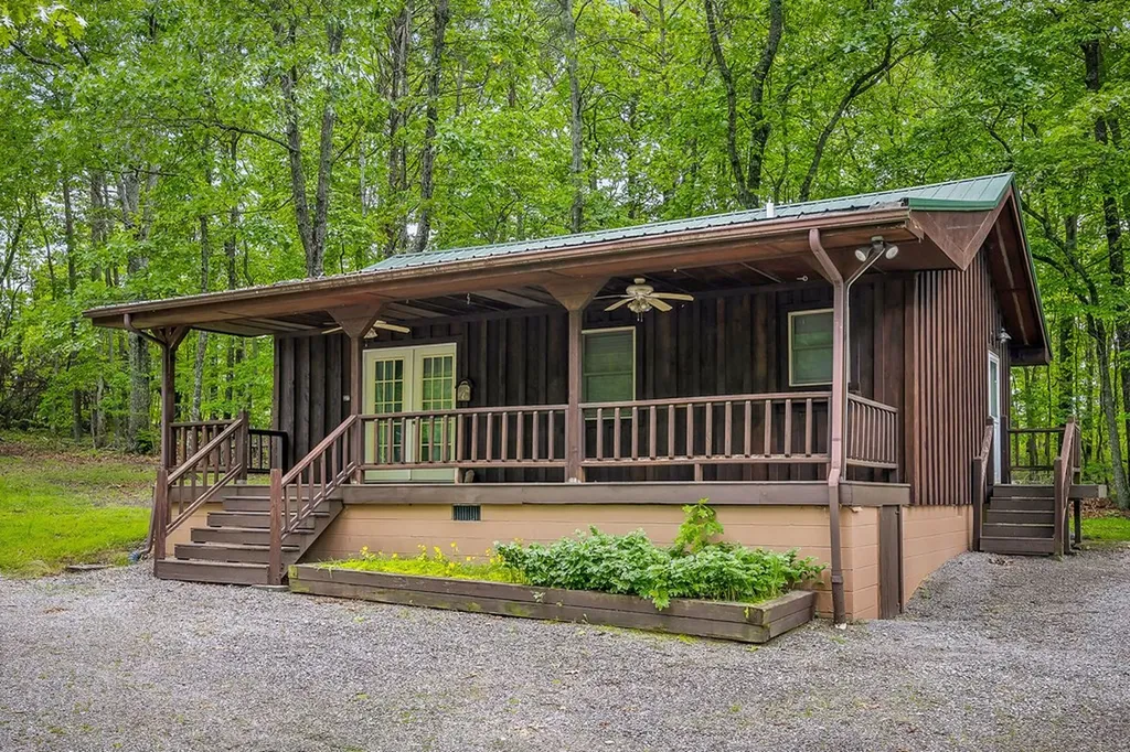 1263 Ridge Road W Crossville TN 38572