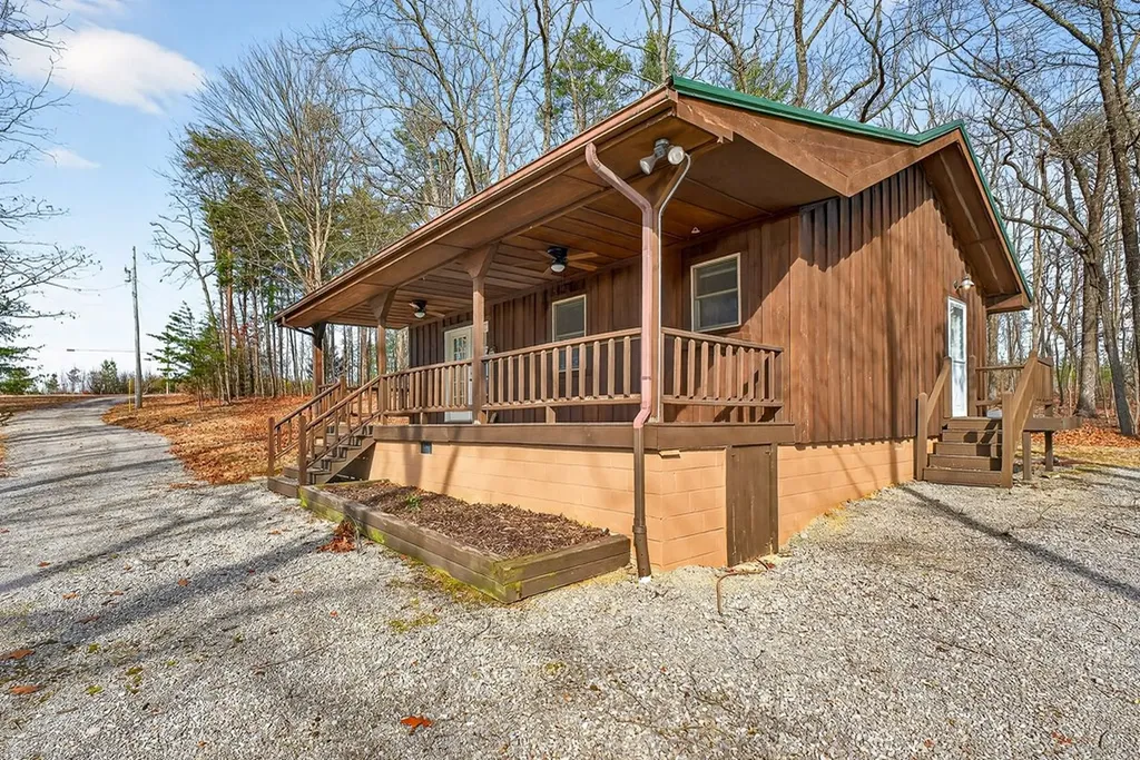 1263 Ridge Road W Crossville TN 38572