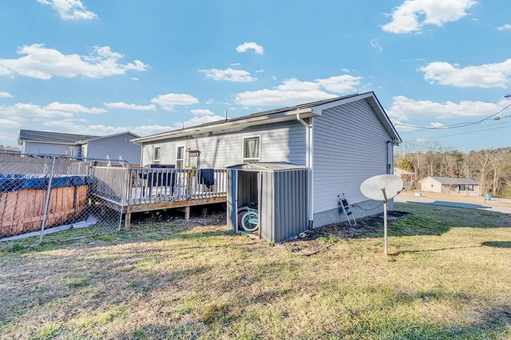 42 E Fuller Crossville TN 38555