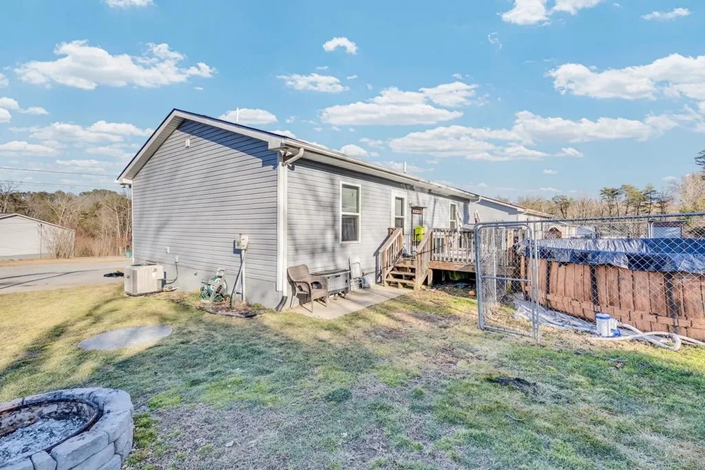 42 E Fuller Crossville TN 38555