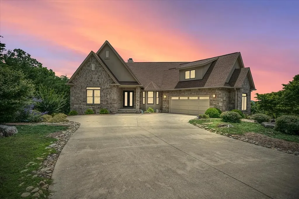 61 Bluff View Court Crossville TN 38558