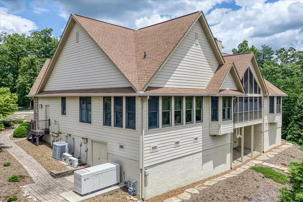 61 Bluff View Court Crossville TN 38558