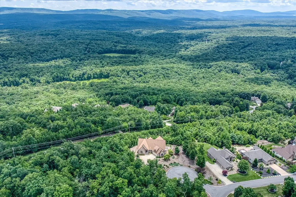 61 Bluff View Court Crossville TN 38558