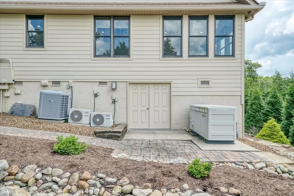 61 Bluff View Court Crossville TN 38558