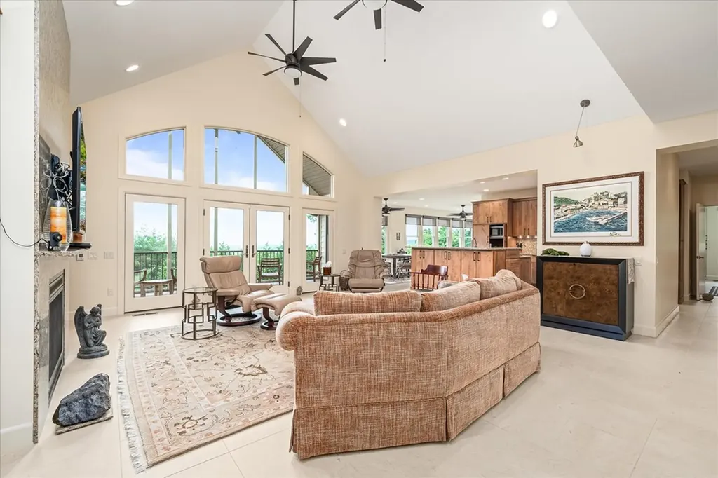 61 Bluff View Court Crossville TN 38558