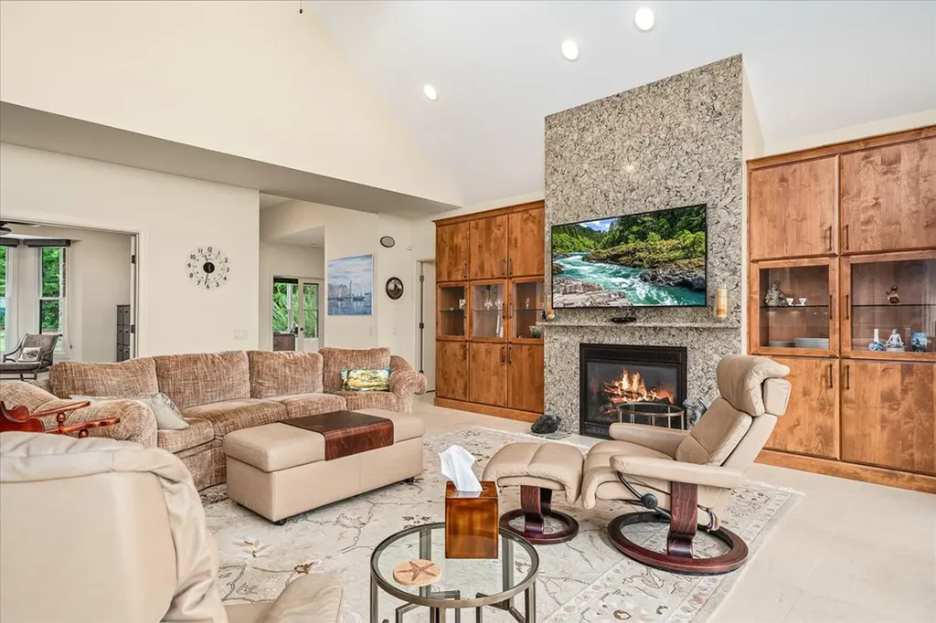 61 Bluff View Court Crossville TN 38558