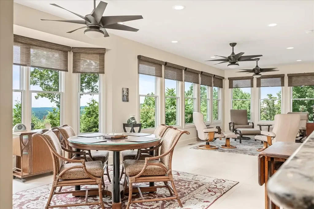 61 Bluff View Court Crossville TN 38558