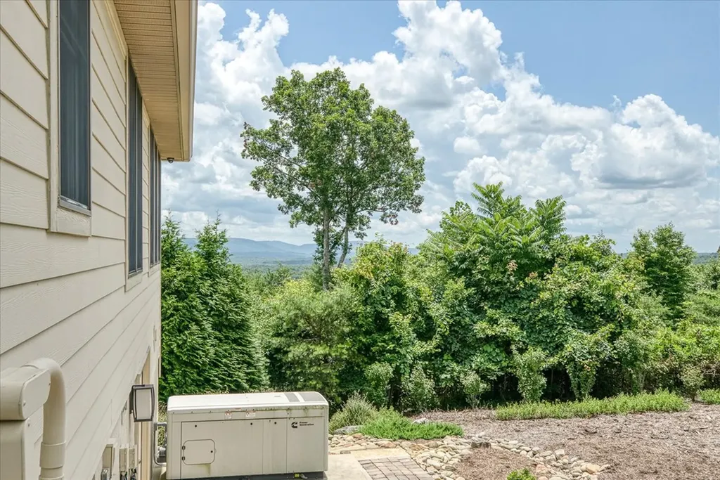 61 Bluff View Court Crossville TN 38558