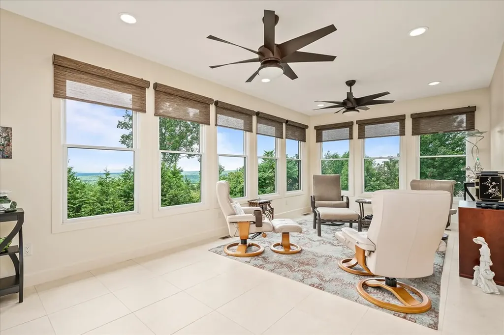 61 Bluff View Court Crossville TN 38558