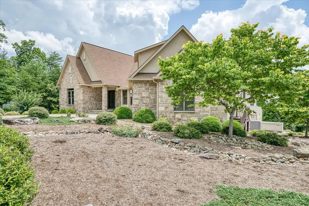 61 Bluff View Court Crossville TN 38558