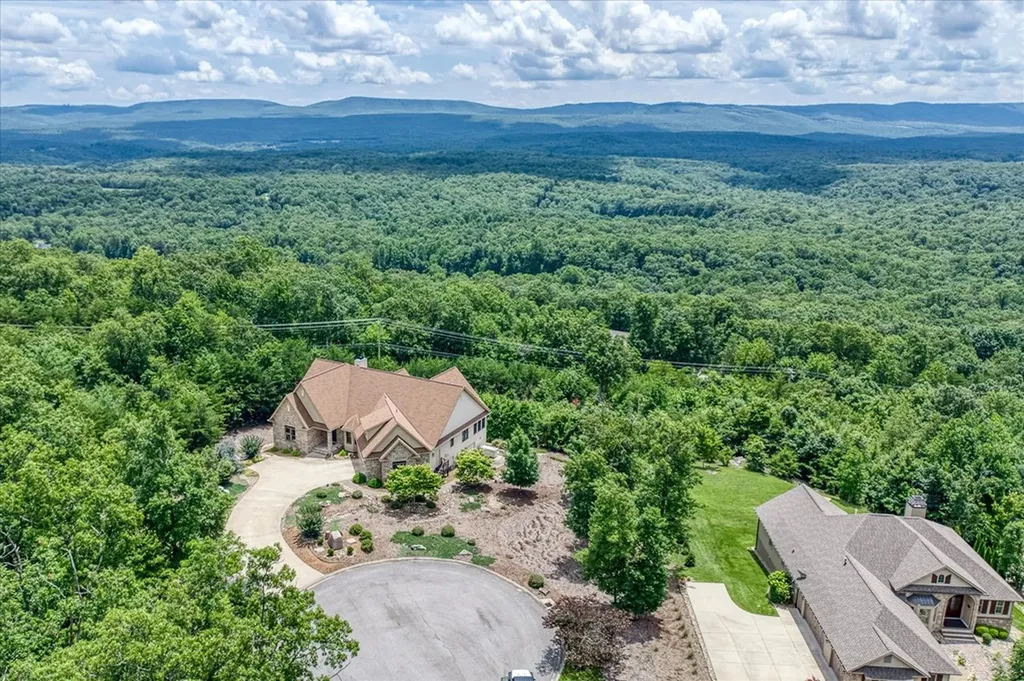 61 Bluff View Court Crossville TN 38558