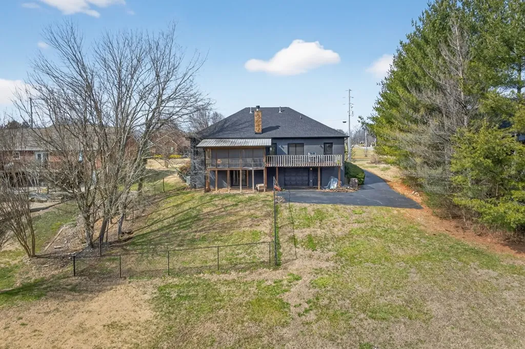 998 River Bend Drive Cookeville TN 38506