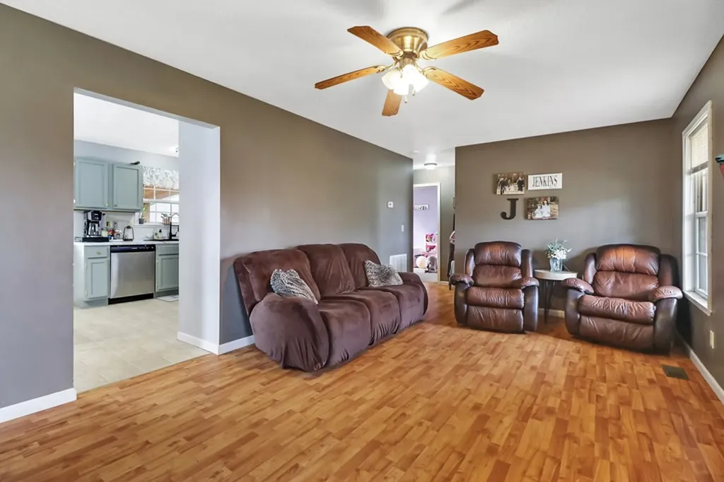 660 E Rocky Quarry Road Clarkrange TN 38553