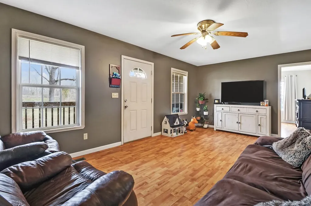 660 E Rocky Quarry Road Clarkrange TN 38553