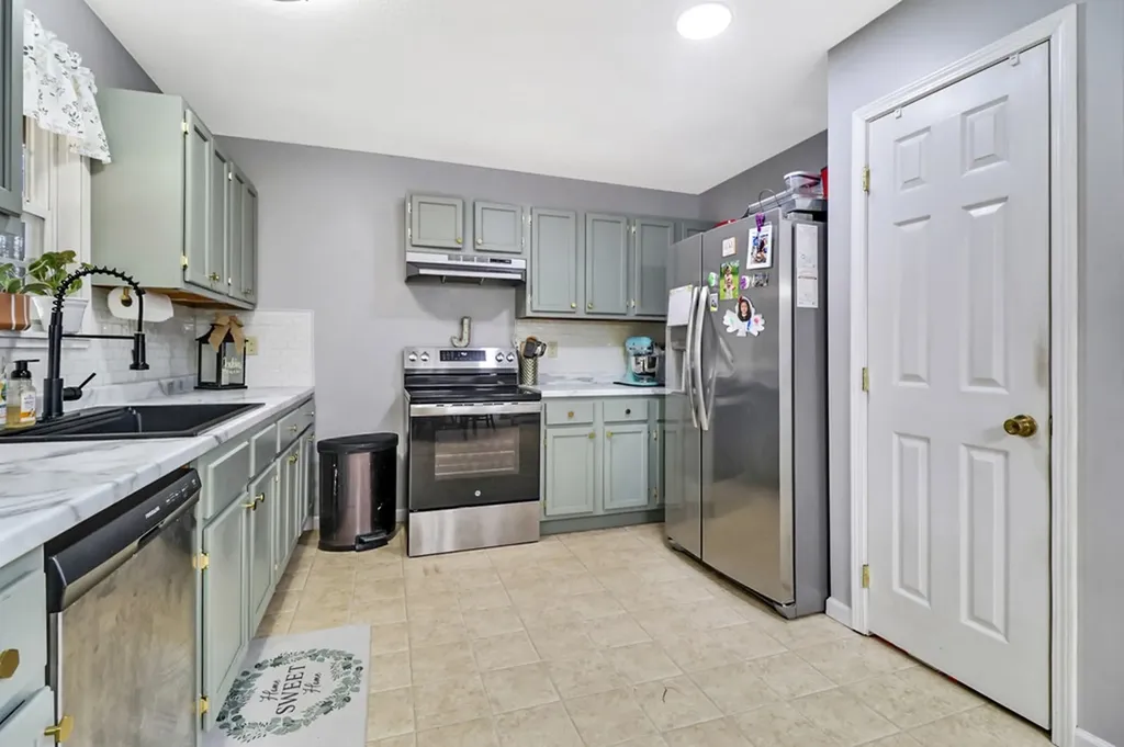 660 E Rocky Quarry Road Clarkrange TN 38553