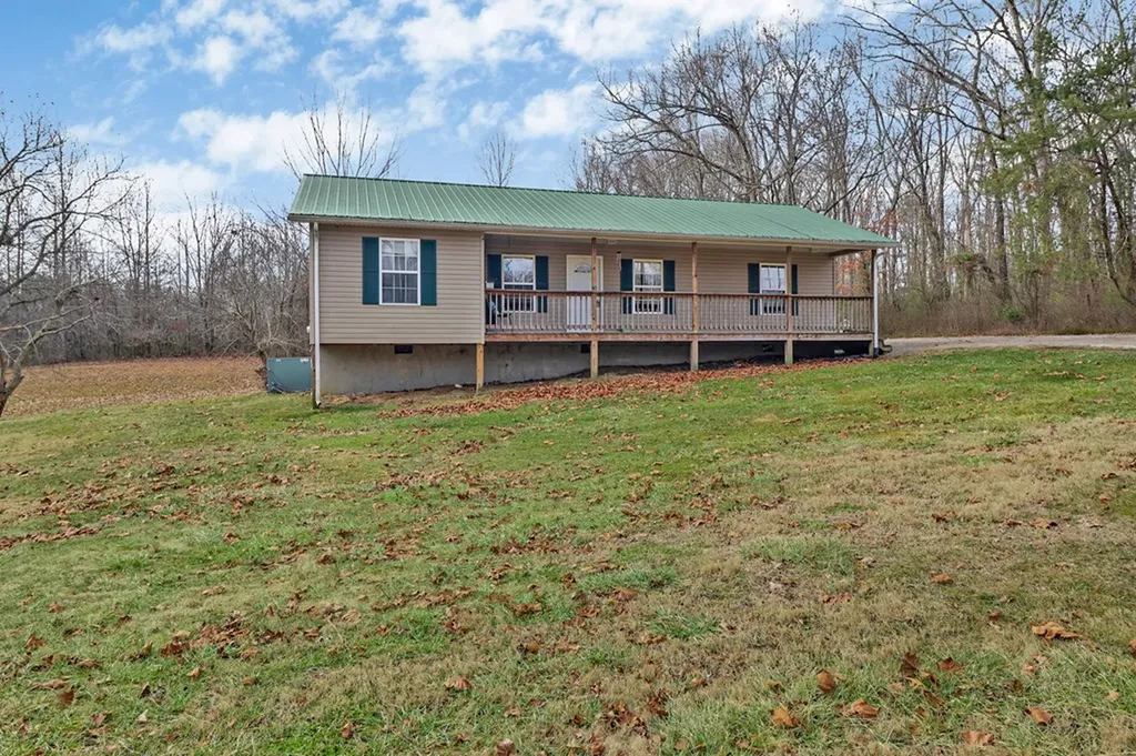 660 E Rocky Quarry Road Clarkrange TN 38553